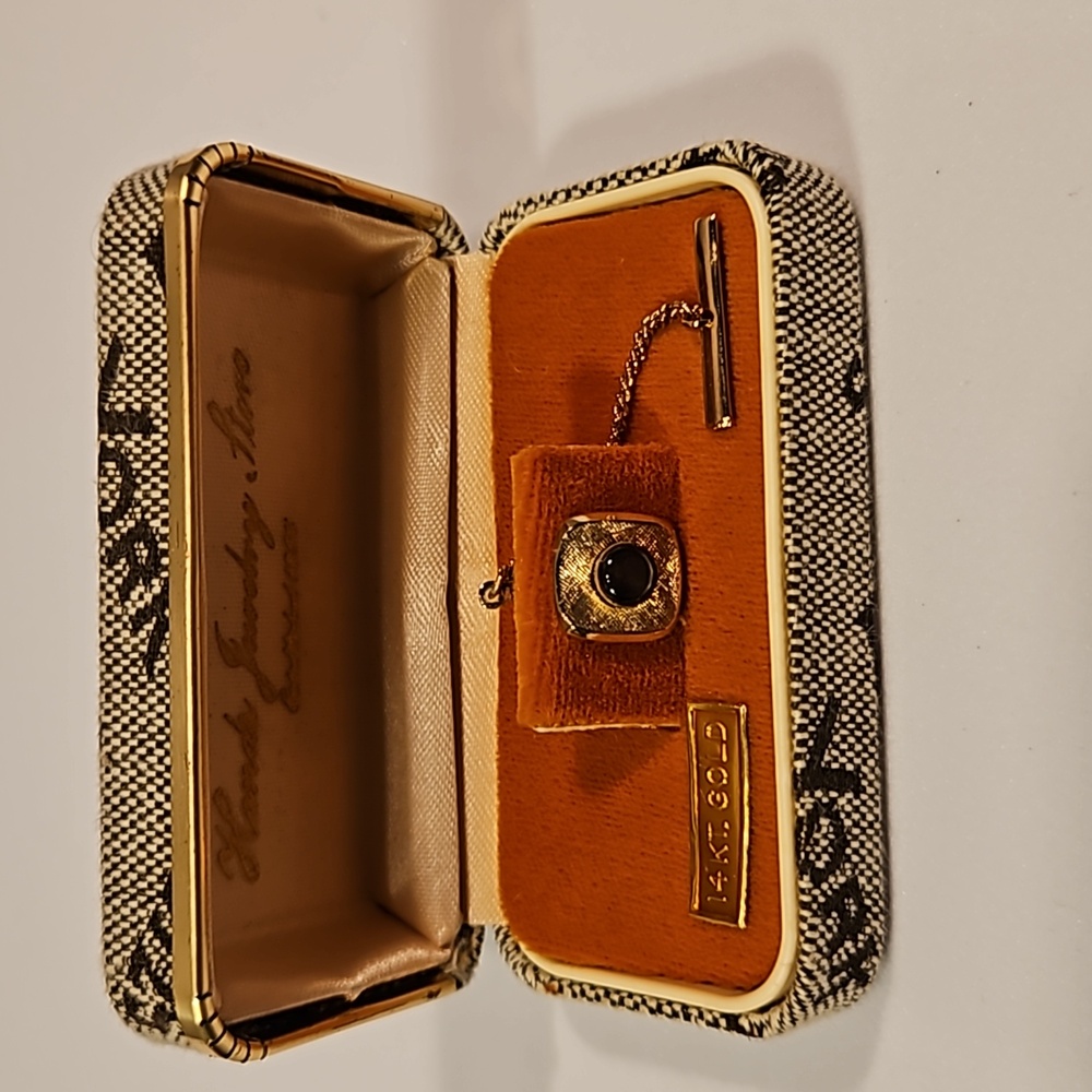 Vintage Dolan Bullock 14KT Gold Tack Tie Pin W/Stone Oynx? Sapphire? GT 562